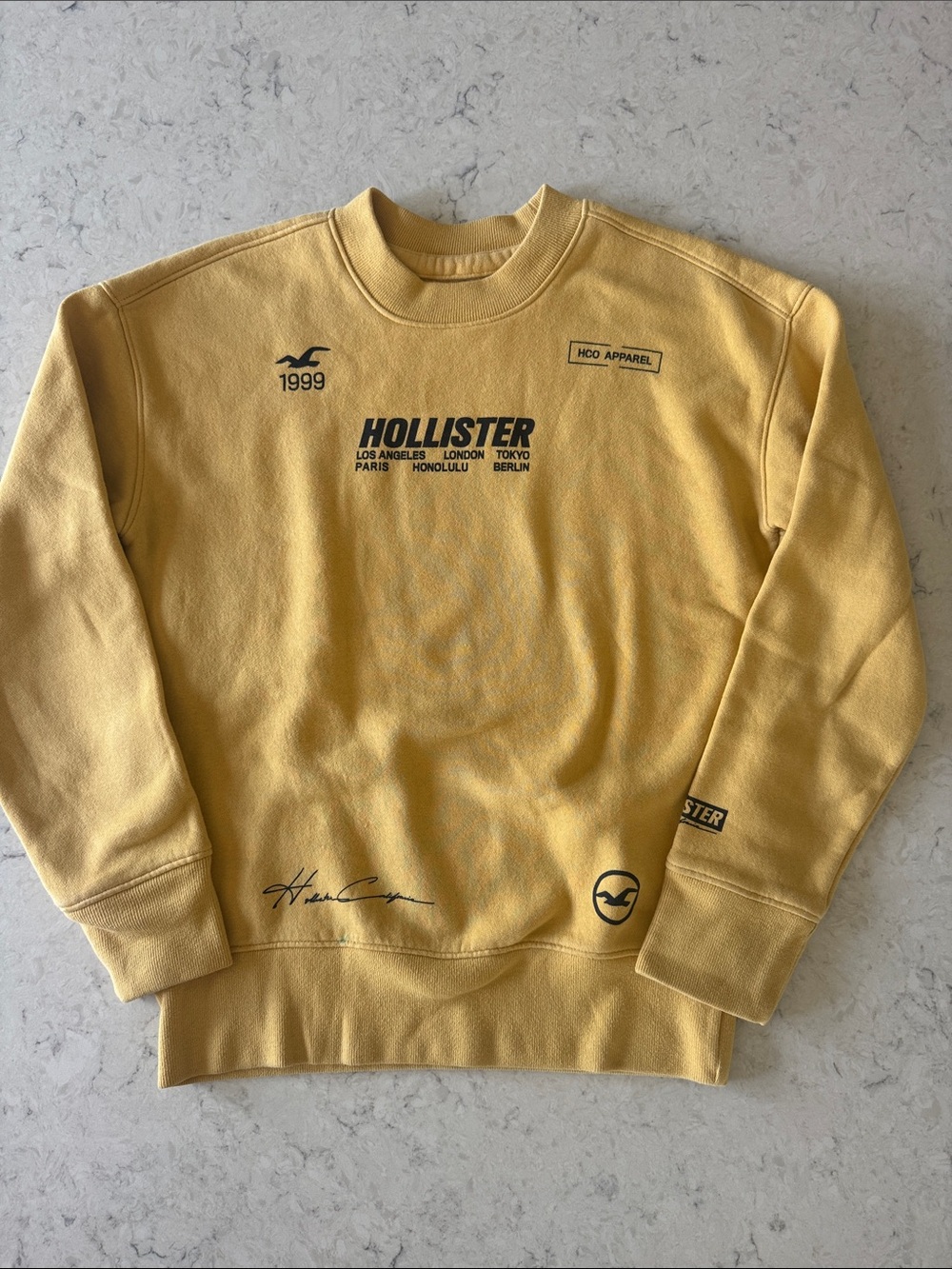 Hollister Men's Yellow Crewneck Sweatshirt size XXS